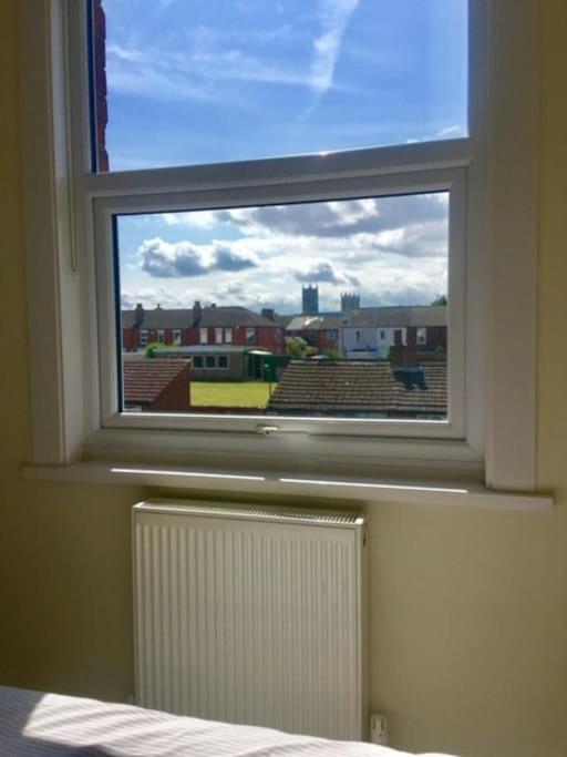 Spacious Victorian Townhouse With Cathedral Views Lincoln Bagian luar foto