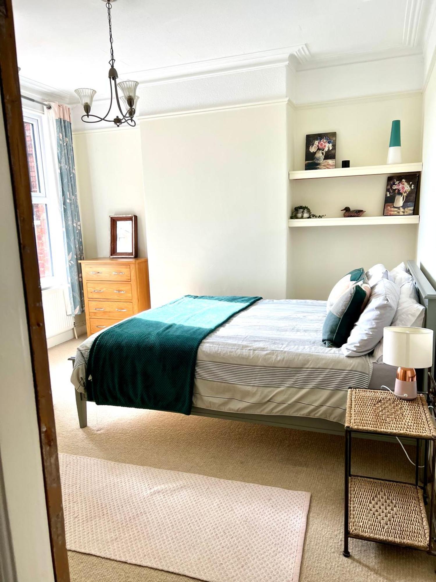 Spacious Victorian Townhouse With Cathedral Views Lincoln Bagian luar foto